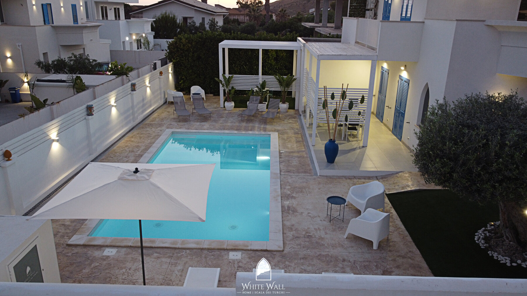 Piscina White Wall vista dall'alto